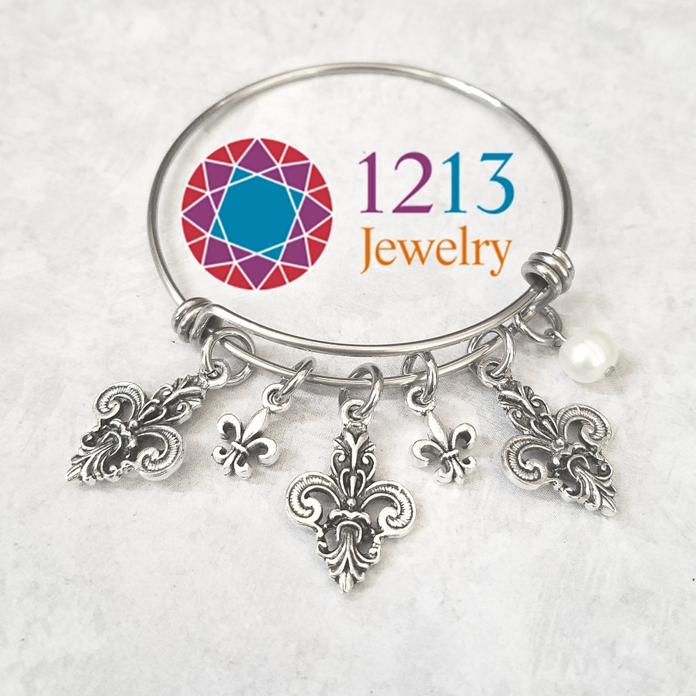 Handcreated Fleur De Lis Pearl Stainless Steel Expandable Charm Bracelet